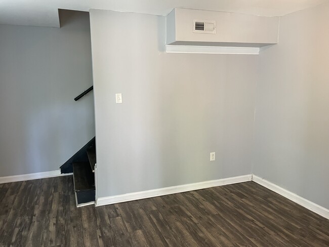 Building Photo - 207 Colleton Rd