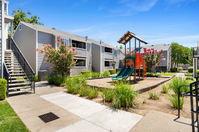 Building Photo - Southwind Court Apartments