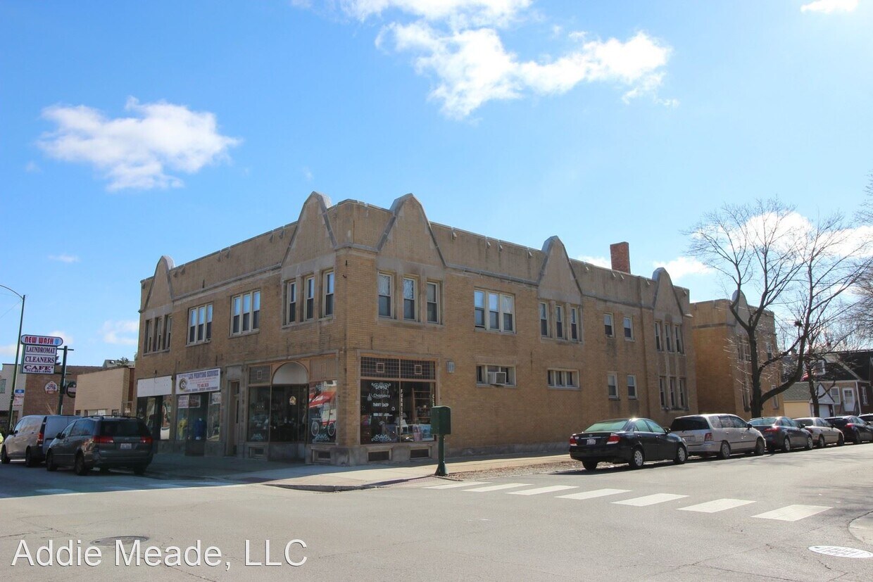 Primary Photo - 6059 W Addison St