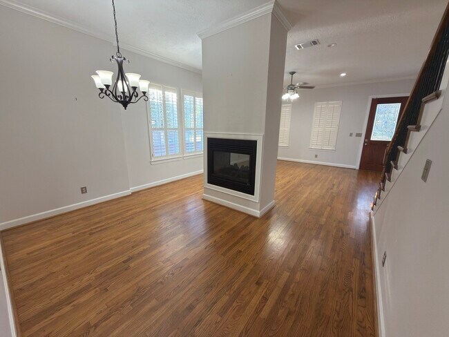 Foto del edificio - 1108 W 22nd St