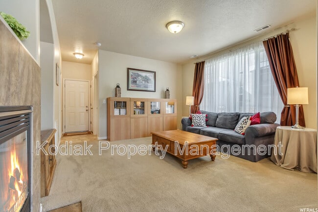 Foto del edificio - 548 Walton Dr