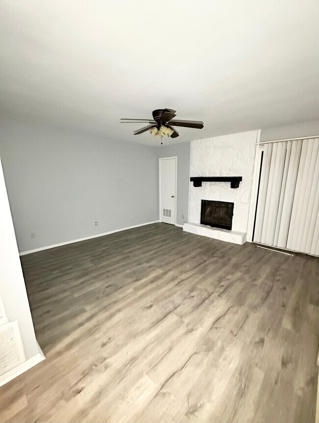 Building Photo - 6428 Parton Ct