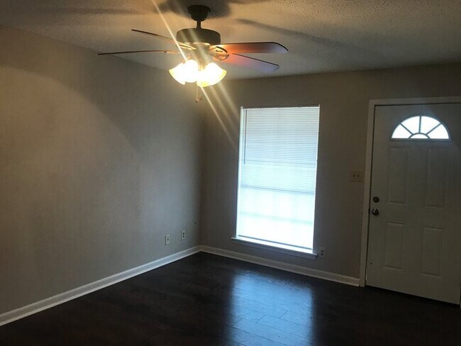Building Photo - NEWLY REMODELED WEST SHREVEPORT HOME