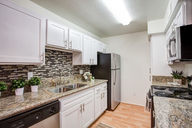 Interior Photo - Waterstone Alta Loma Apartments