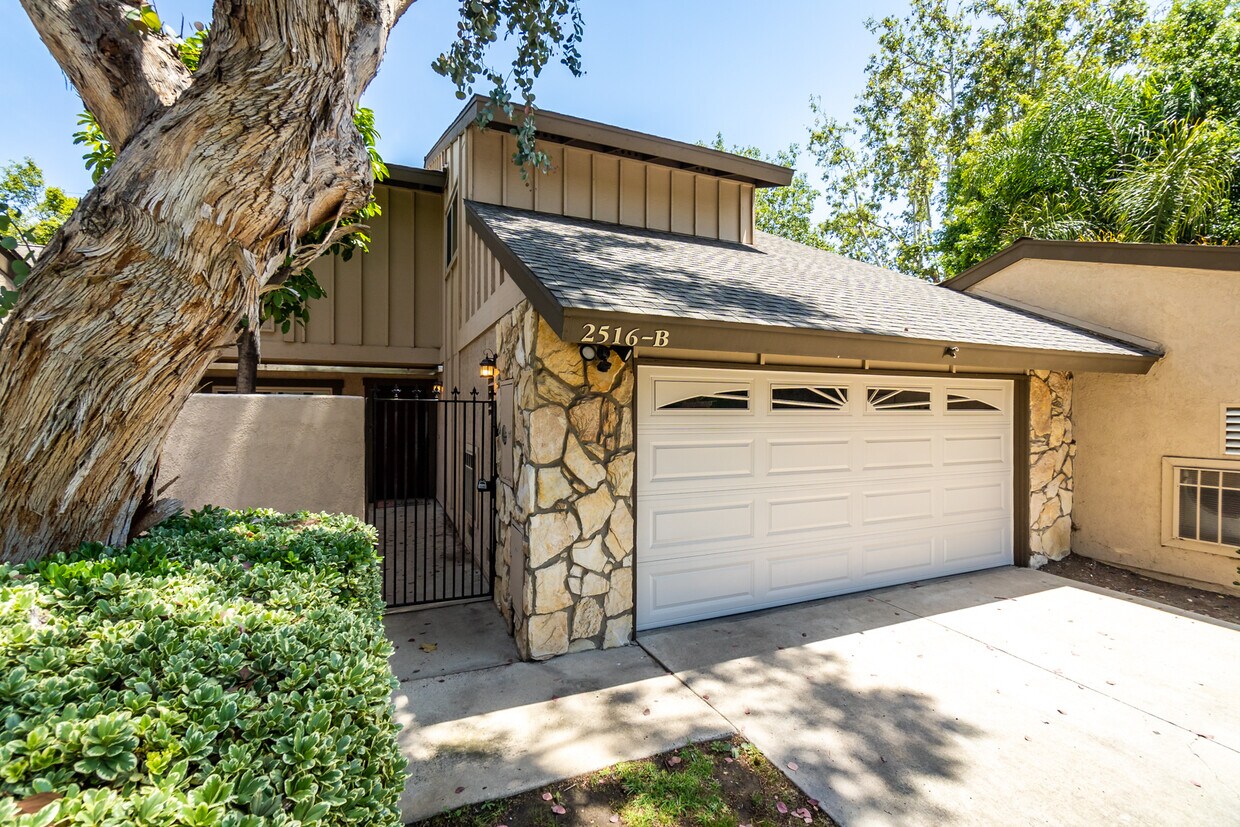 Primary Photo - 2516 N Tustin Ave