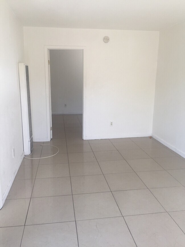 Foto del edificio - 3742-3748