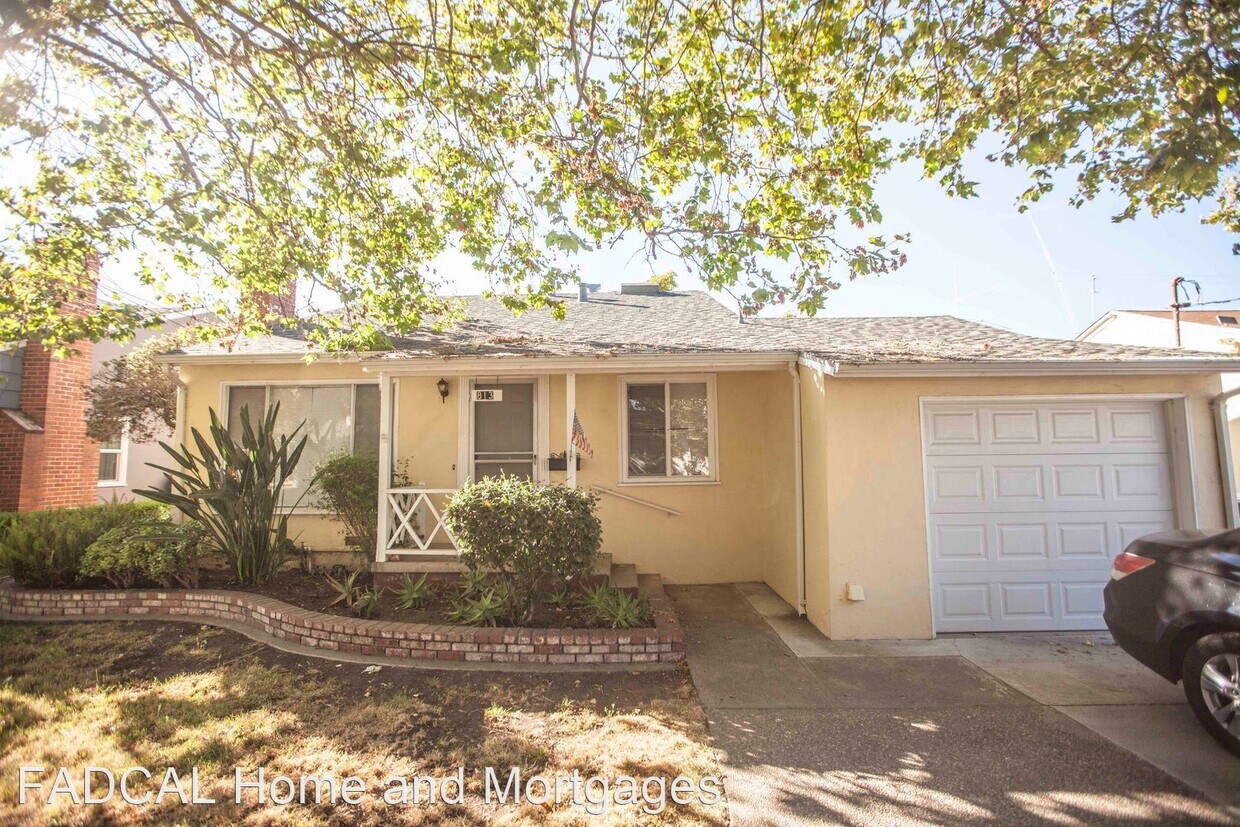 Primary Photo - 3 br, 1 bath House - 813 Via Manzanas