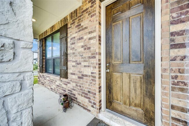 Foto del edificio - 14100 Pennington Ln
