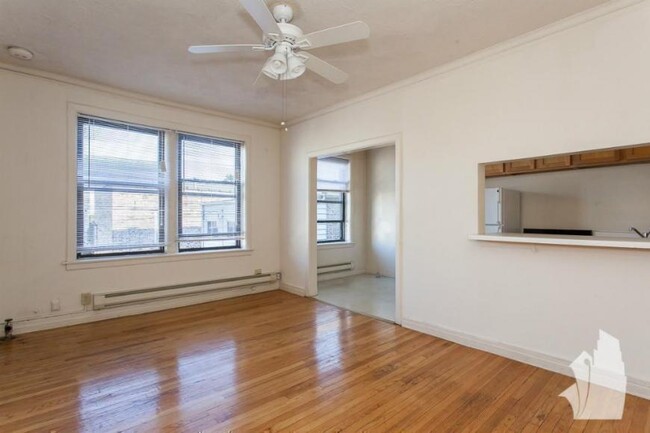 Foto del edificio - 0 bedroom in Chicago IL 60657
