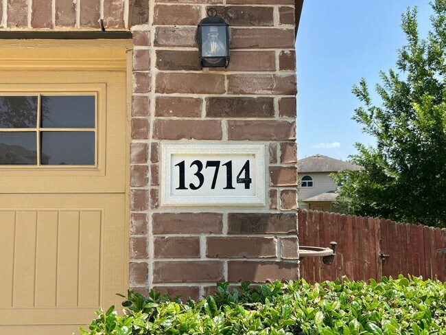 Foto del edificio - Welcome to this Big & Beautiful! 5 bed/3.5...