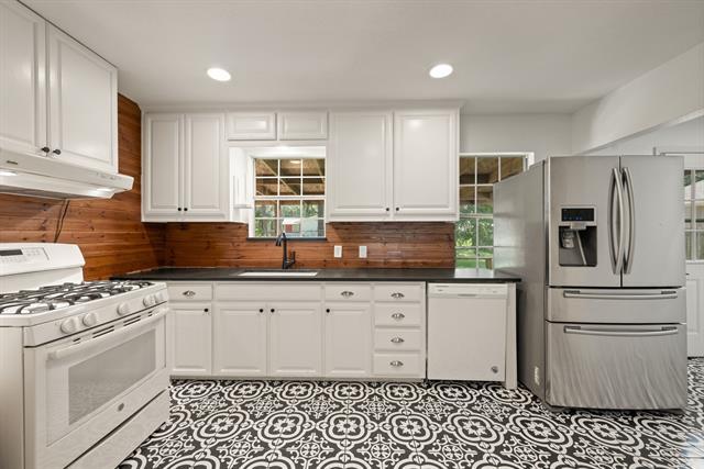 Foto del edificio - 6211 Westcoat Dr