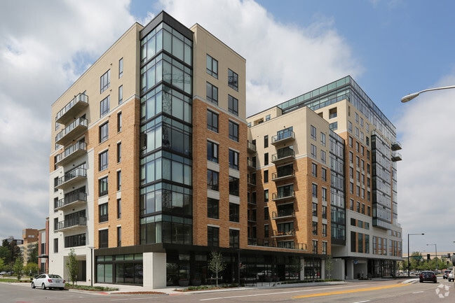 Building Photo - Steele Creek