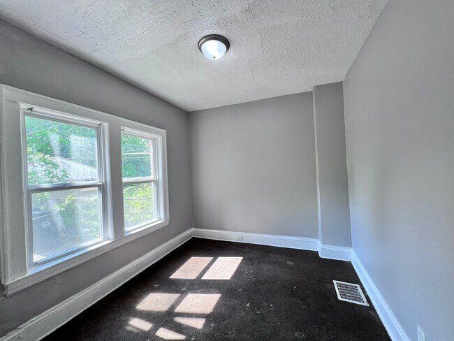 Foto del edificio - 3362 E 145th St