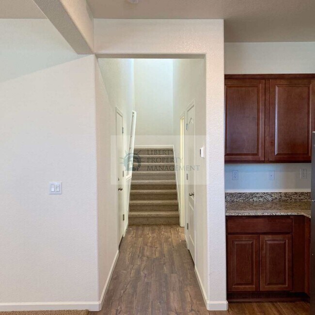 Building Photo - 712 Tillman Dr