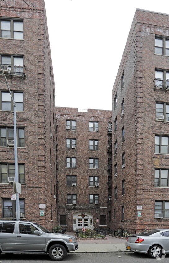 3543 84th Street - 3543 84th St