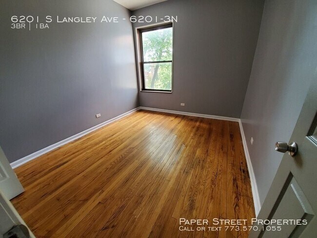 Foto del edificio - 6201 S Langley Ave