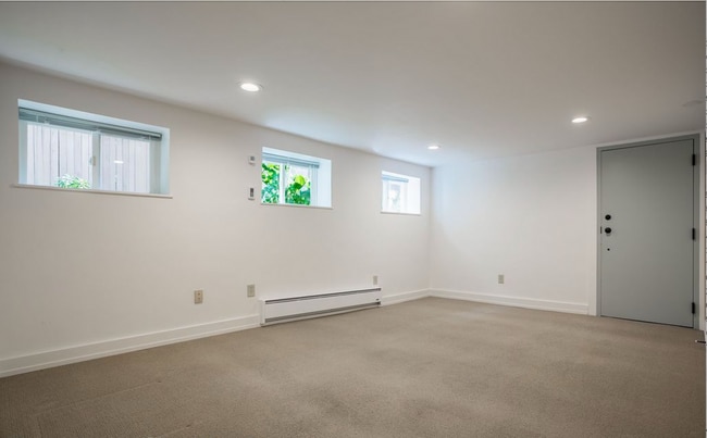 Building Photo - Updated One Bedroom in Beautifully Convert...