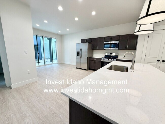 Foto del edificio - 6251 W Poplar St