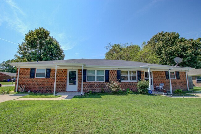 Building Photo - 4601 Hardy Dr