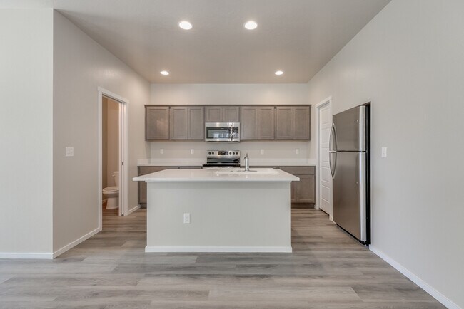 Foto del edificio - 1977 E Overland Rd