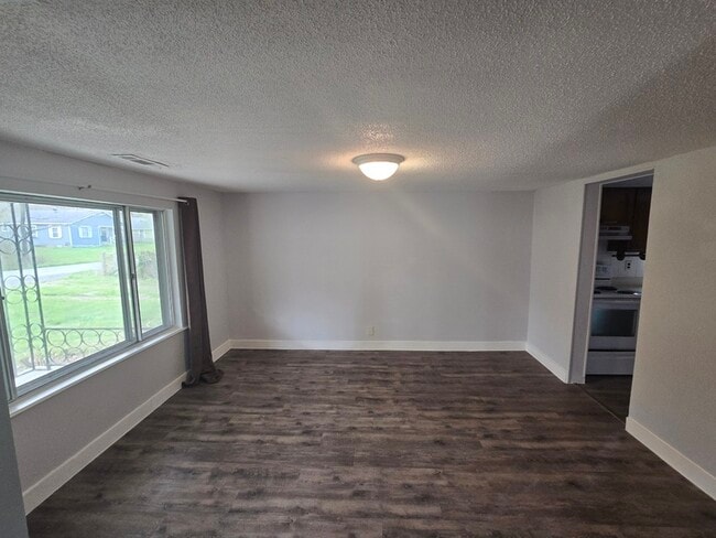 Building Photo - 1007 Olsen Ave