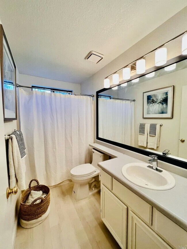 Foto del edificio - 125 Sea Crest Cir