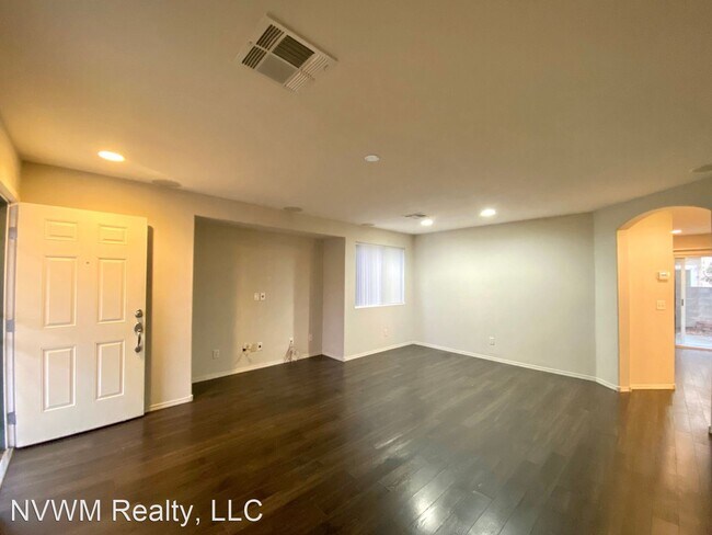 3 br, 3 bath House - 10662 Pueblo Springs St - 4