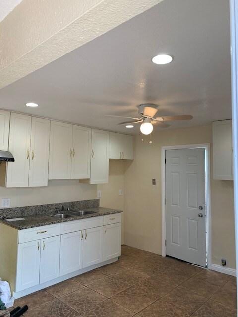 Foto del edificio - 835 W Poplar St