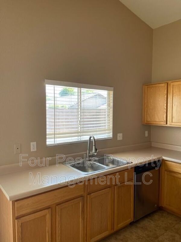 Building Photo - 11531 E Covina