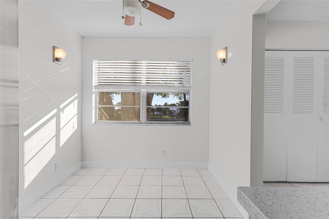 Foto del edificio - 8205 NW 61st St