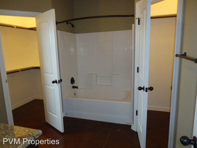 Foto del edificio - 402 Stoneridge Dr