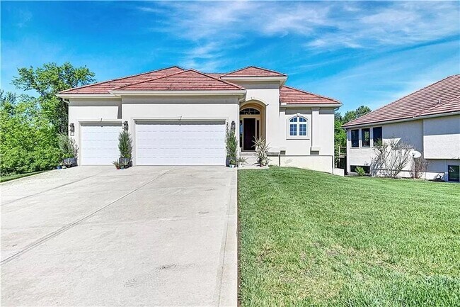Building Photo - Stunning 3 bedroom in Saddle Ridge Villas