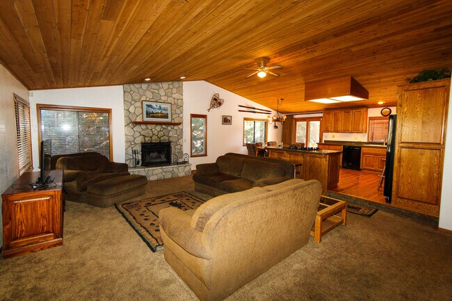 Building Photo - 1253 Panorama Dr