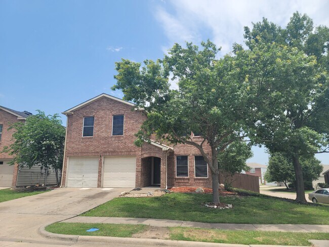 Building Photo - 4203 Falcon Dr