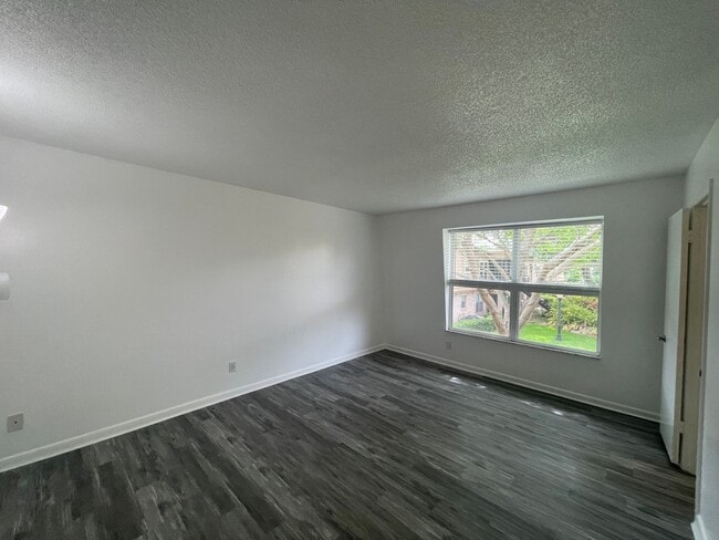 Building Photo - GREAT ONE BEDROOM CONDO IN WINTER PARK!