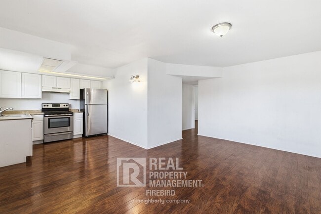 Building Photo - 45 N Phyllis-209