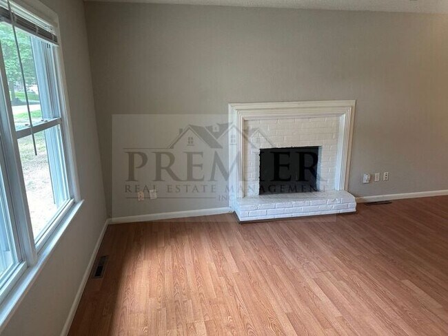 Foto del edificio - 8723 Stark ave KS MO -3 bedroom / 1 bath h...