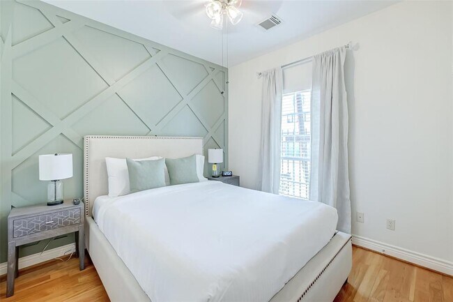 Building Photo - 1306 Birdsall St