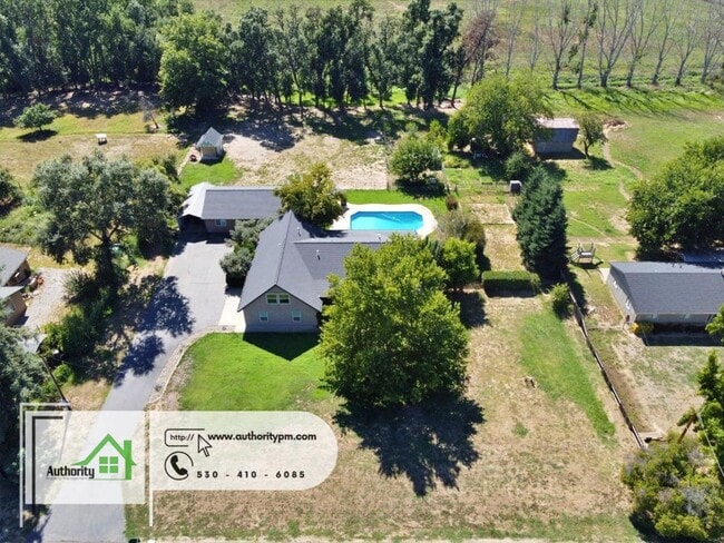 Building Photo - 4750 Pheasant Dr