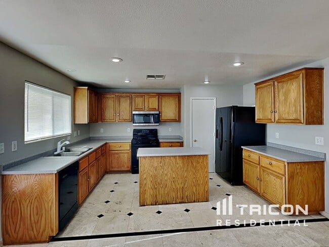 Building Photo - 1251 Golden Apple St
