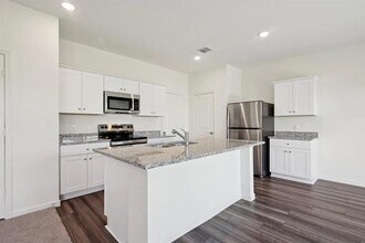 Building Photo - 1109 Delta Crst