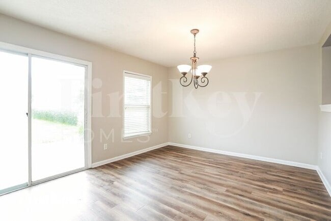 Building Photo - 217 Cezanne Cir