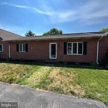 Building Photo - 323 Stonegate Ct