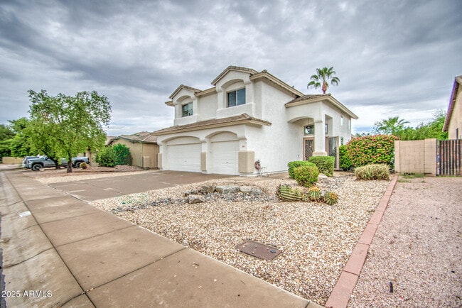 Building Photo - 3938 E San Pedro Ave