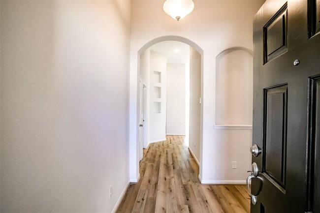 Building Photo - 244 Clear Frk Lp