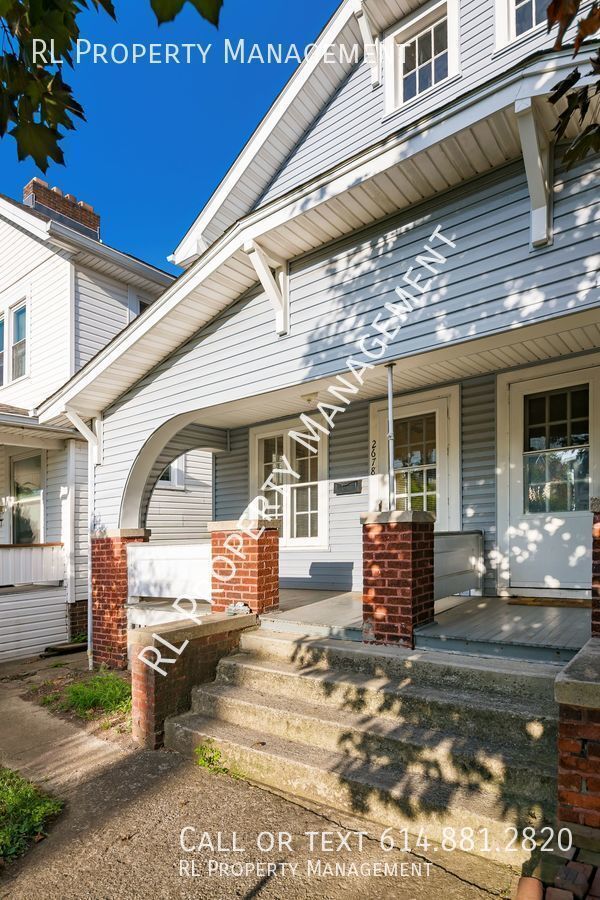 Building Photo - Remodeled 3 bedroom 1 bathroom duplex in G...