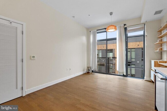 Foto del edificio - 525 Water St SW