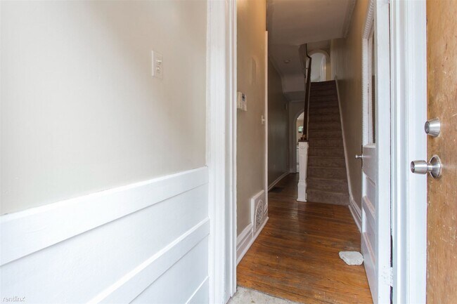 Foto del edificio - 5 br, 2 bath House - 1953 N GRATZ ST