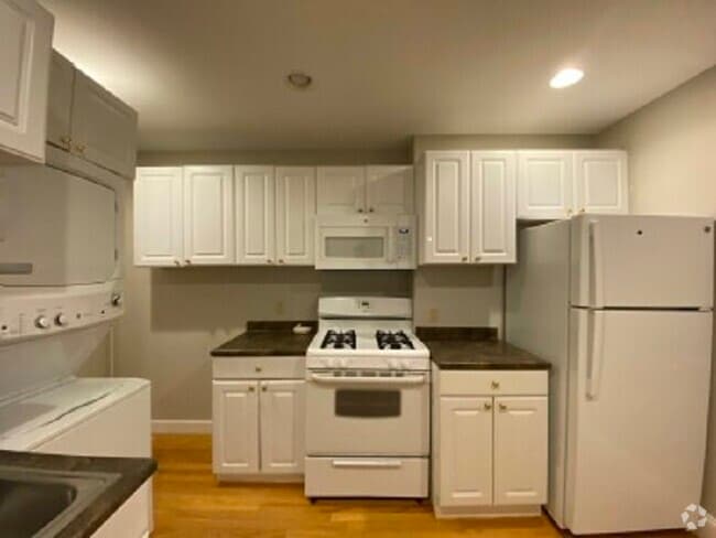 Building Photo - 350 Allston St