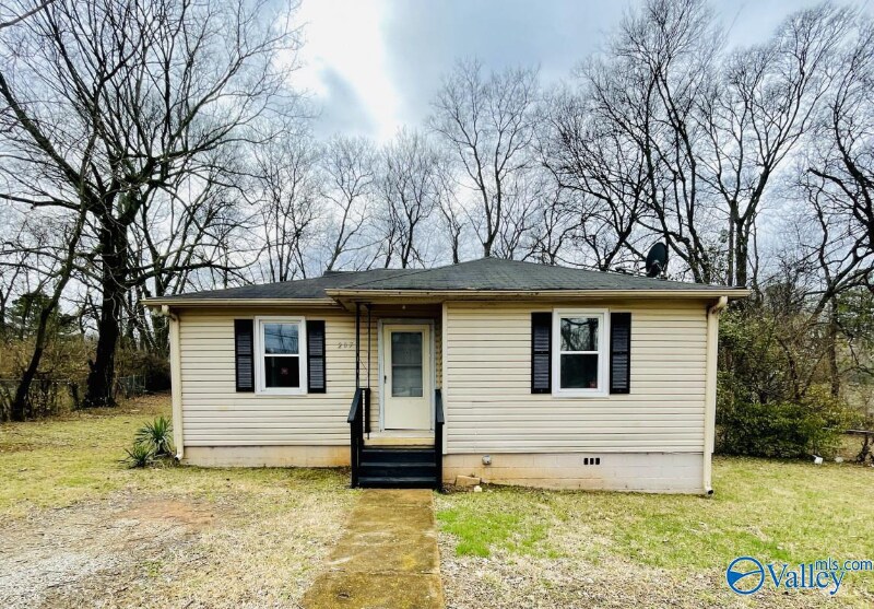 Primary Photo - 207 Delaware Cir NW